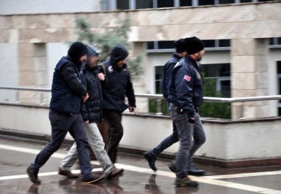 FETÖ'den aranan 6 kişi yakalandı