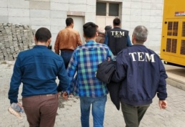 FETÖ'den gözaltına alınan askerler sağlık kontrolünden geçirildi 