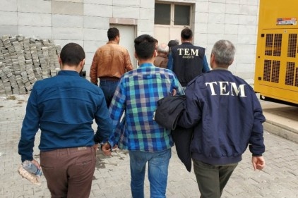 FETÖ&#039;den gözaltına alınan askerler sağlık kontrolünden geçirildi 