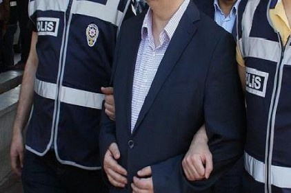 FETÖ&#8217;den tutuklu bulunan 12 öğretim üyesi de tahliye edildi