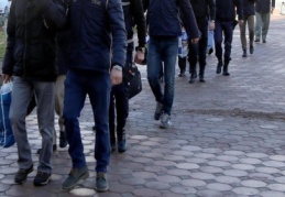 FETÖ’nün ablası da abisi de bitmiyor