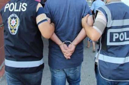 FETÖ&#039;ye 17 ilde darbe