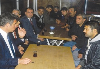 Feyzioğlu, yangından zarar gören esnafı dinledi