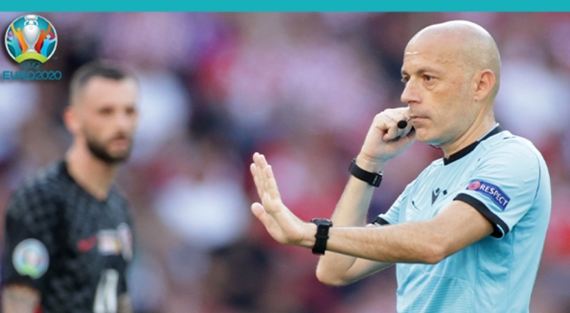 FIFA kokartlı hakemimiz Cüneyt Çakır'ın Londra'ya davet edildiği halde yarı final maçları öncesi Türkiye'ye geri gönderilmesinin yankıları sürüyor