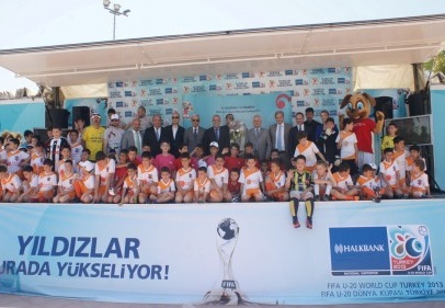 FIFA U20 Dünya Kupası 'Kupa Turu' etkinliklerinin ikincisi Antalya'da başladı