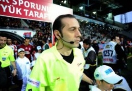 FIFA'dan Türk hakemlere görev