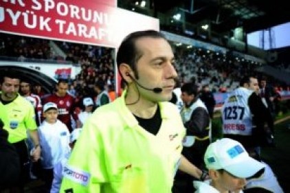 FIFA&#039;dan Türk hakemlere görev