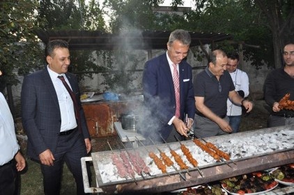 Fikret Orman, onuruna mangal partisi