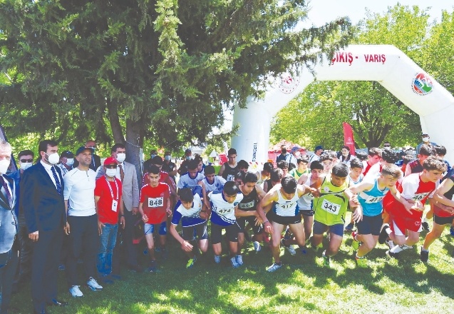 Finalde, 51 ilden yüzlerce sporcu kıyasıya yarıştı