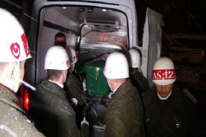 Fırat Kalkanı şehitleri Gaziantep&#039;e getirildi