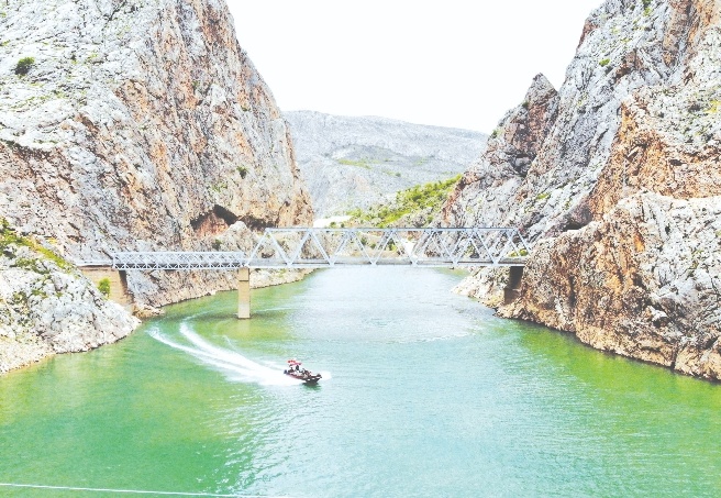 Fırat Nehri 3 ülkeye hayat veriyor