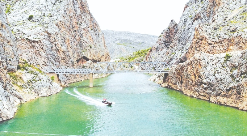 Fırat Nehri 3 ülkeye hayat veriyor