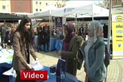 Firmalar &#8216;Kariyer Fuarı&#039;nda öğrencileri bekliyor