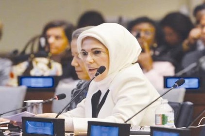 First Lady geliyor
