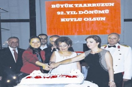 First Lady&#8217;den, cumhuriyet kadınına yakışır kutlama