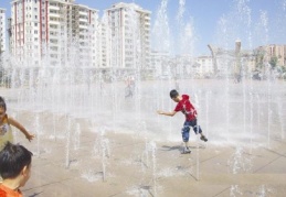 Fıskıyeler çocukların imdadına yetişiyor