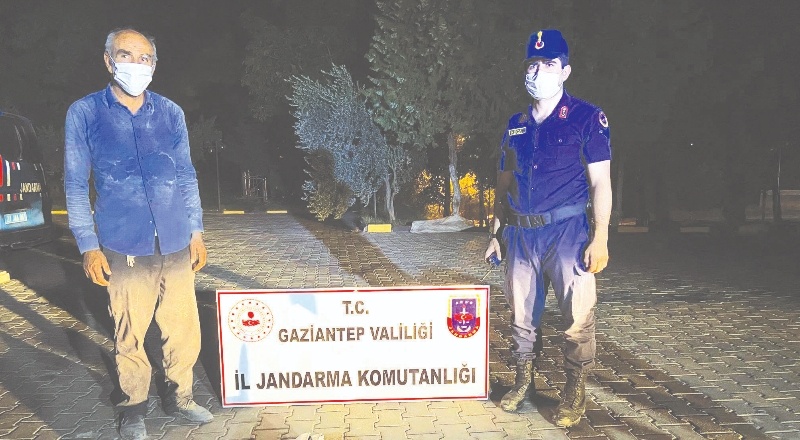 Fıstık bahçesine gizlenen hırsızları jandarma yakaladı