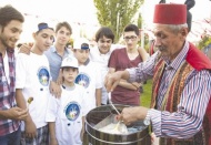 Fıstık festivalinde fıstıklı tatlar ikram edildi