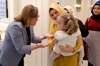 Fiziksel engelli 3 yaşındaki Fatma Eflin&#8217;e sahip çıktı