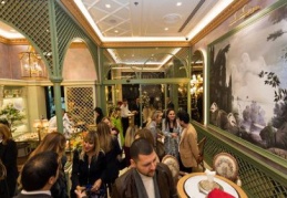 Fleur De Lys Cafe açıldı