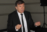 "Forma aşkı bitmiş, para aşkı başlamış"