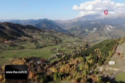 Fotoğraf tutkunları sonbaharda sakin şehir Şavşat&#039;a akın ediyor