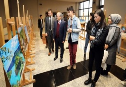 Fotoğrafçılıkla, öğrencilerin karakterlerine bir şeyler katıyoruz