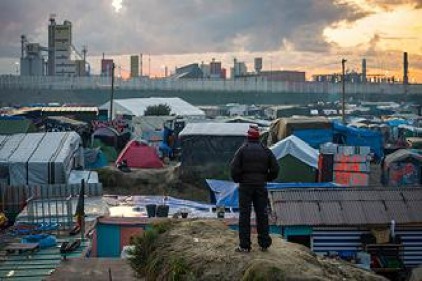 Fransa Calais&#039;deki mülteci kampını boşaltıyor 
