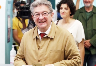 Fransa'da parlamento seçimleri: Macron ile Melenchon başa baş gidiyor