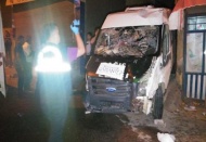 Freni patlayan minibüs insanların arasına daldı: 3 ölü 6 yaralı 