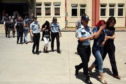 Fuhuş operasyonunda 9 kişi gözaltına alındı 