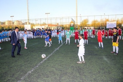 Futbol sevgisiyle yeşil sahada buluştular 