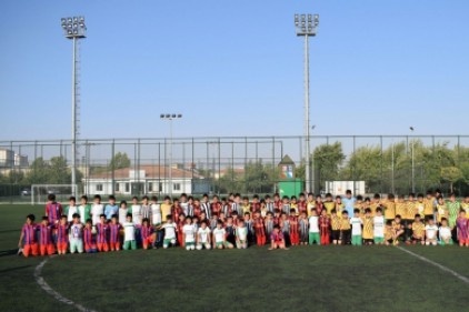Futbol turnuvasının ödül töreni, sporun tüm güzelliklerine sahne oldu