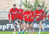 Futbolcular, dar alanda çift kale maç yaptı