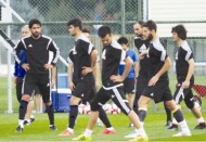 Futbolcular düz koşu ve açma-germe egzersizleri yaptı