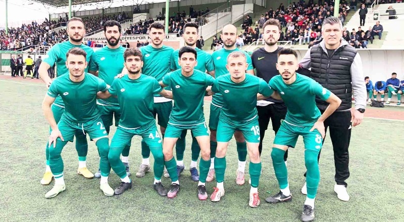 Futbolcular, hakemler ve antrenörler yetişiyor