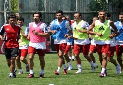 Futbolculara bir günlük izin verildi 