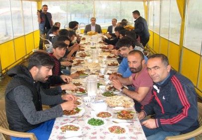 Futbolculara kebap ziyafeti