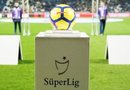 Futbolculardan sadece 8 tanesi aynı anda sahada yer alabilecek