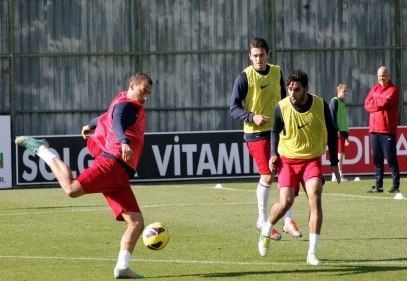 Futbolcuların antrenmana çıkacağını açıkladı