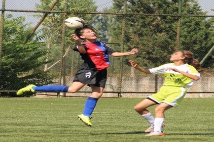 Futbolun prensesleri sahaya çıktı