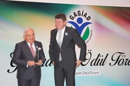 GAGİAD&#8217;ın &#8220;Eğitim&#8221; ödülünün sahibi İnal Aydınoğlu oldu 