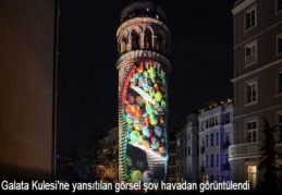Galata Kulesi'ne yansıtılan görsel şov havadan görüntülendi