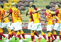 Galatasaray, Gaziantep FK maçının formalarını açık artırmaya çıkardı
