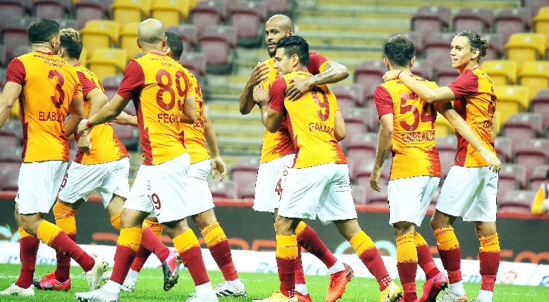 Galatasaray, Gaziantep FK maçının formalarını açık artırmaya çıkardı