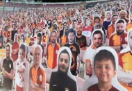 Galatasaray, karton taraftarları tribünlere yerleştirmeye başladı