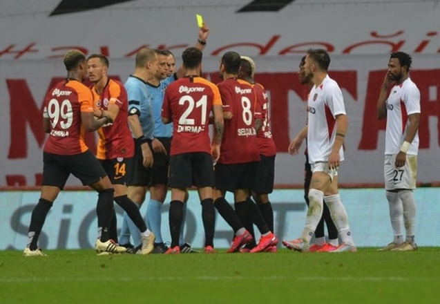 Galatasaray takım halinde PFDK’ya sevk edildi