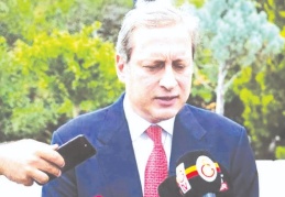 Galatasaray, transfer yasağının kapısından döndü!