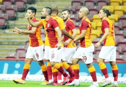 Galatasaray’da 4 yeni futbolcu görev aldı