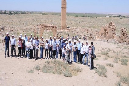 GAMEP üyeleri, Şanlıurfa&#039;da tarihi mekanları gezdi 